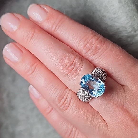 Jewelry - Oval Sky Blue Topaz Antique Style Ring Size 8 Sterling Silver 925